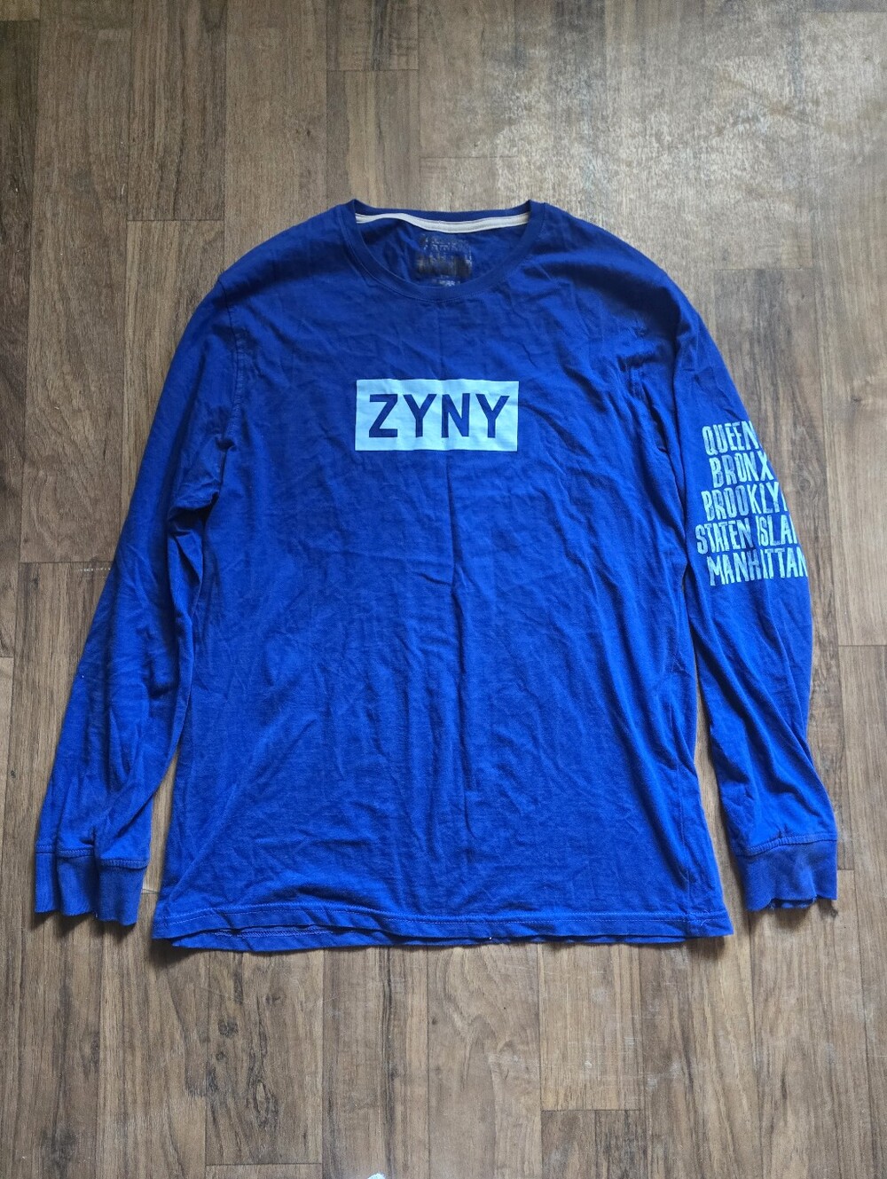 ZYNY Blue Long Sleeve T-Shirt with NYC Boroughs Sz L